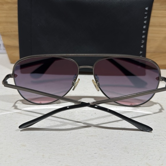 Quay x Desi High Key Rose Sunglasses - Picture 3 of 6
